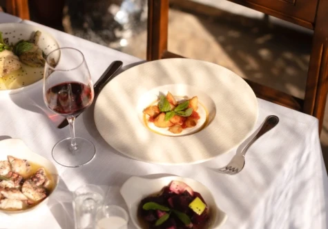 XgxWJZykb05yYCT2aIJnAESscFoaQ9-metaRFNDRjUxMzcuanBn-